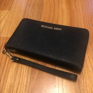 Michael Kors wristlet